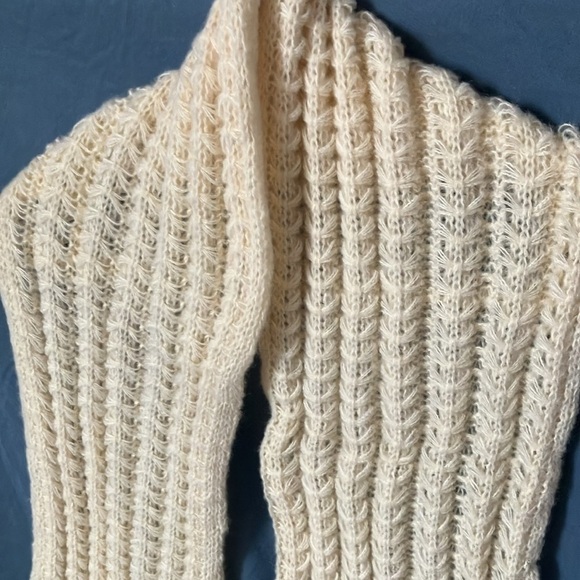 Unbranded: Cream Hand made knit scarf - Picture 8 of 16
